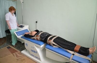 mugurkaula vilkšana krūšu kurvja osteohondrozes gadījumā